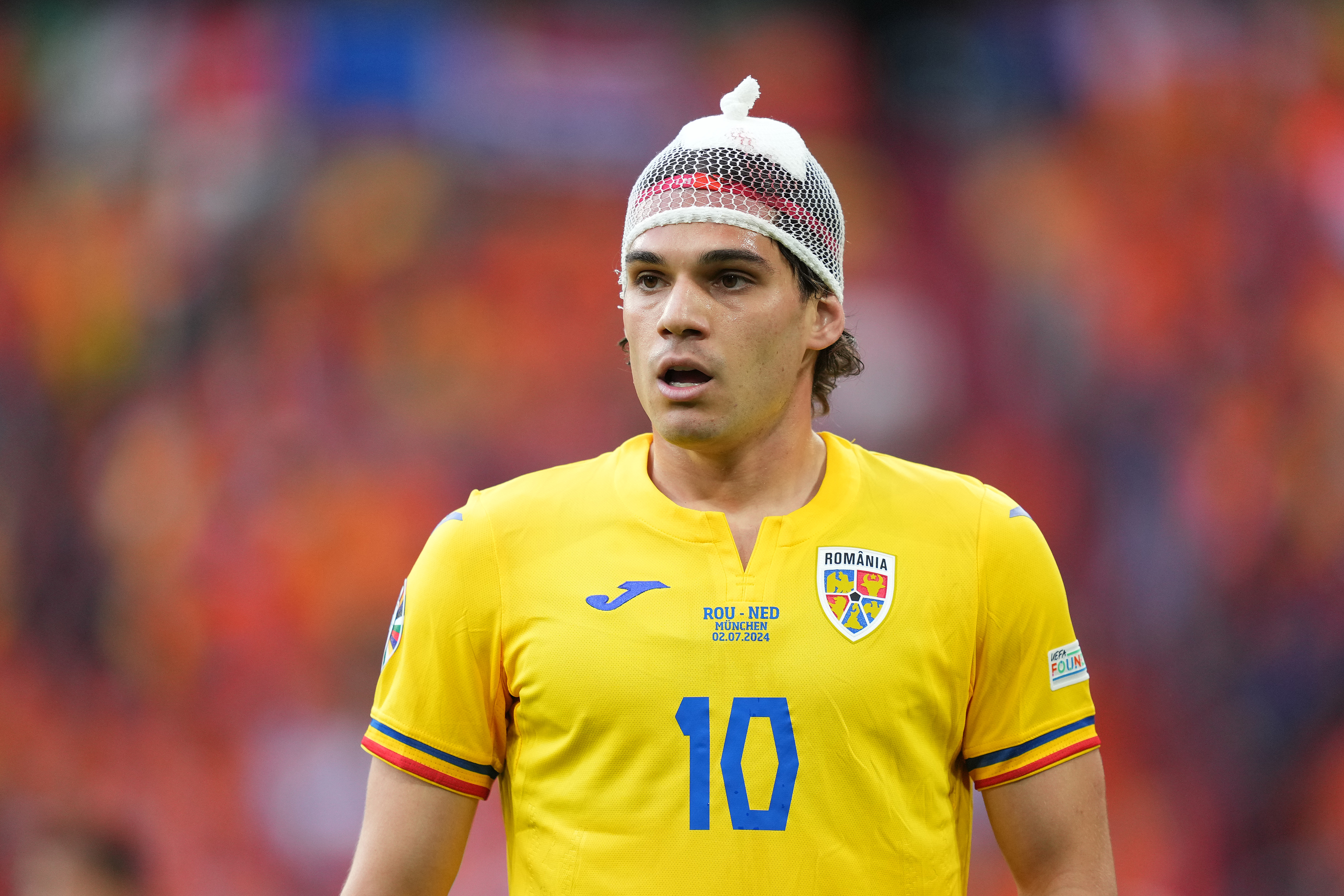 Fans  compare Ianis Hagi to an ONION for wearing a hairnet