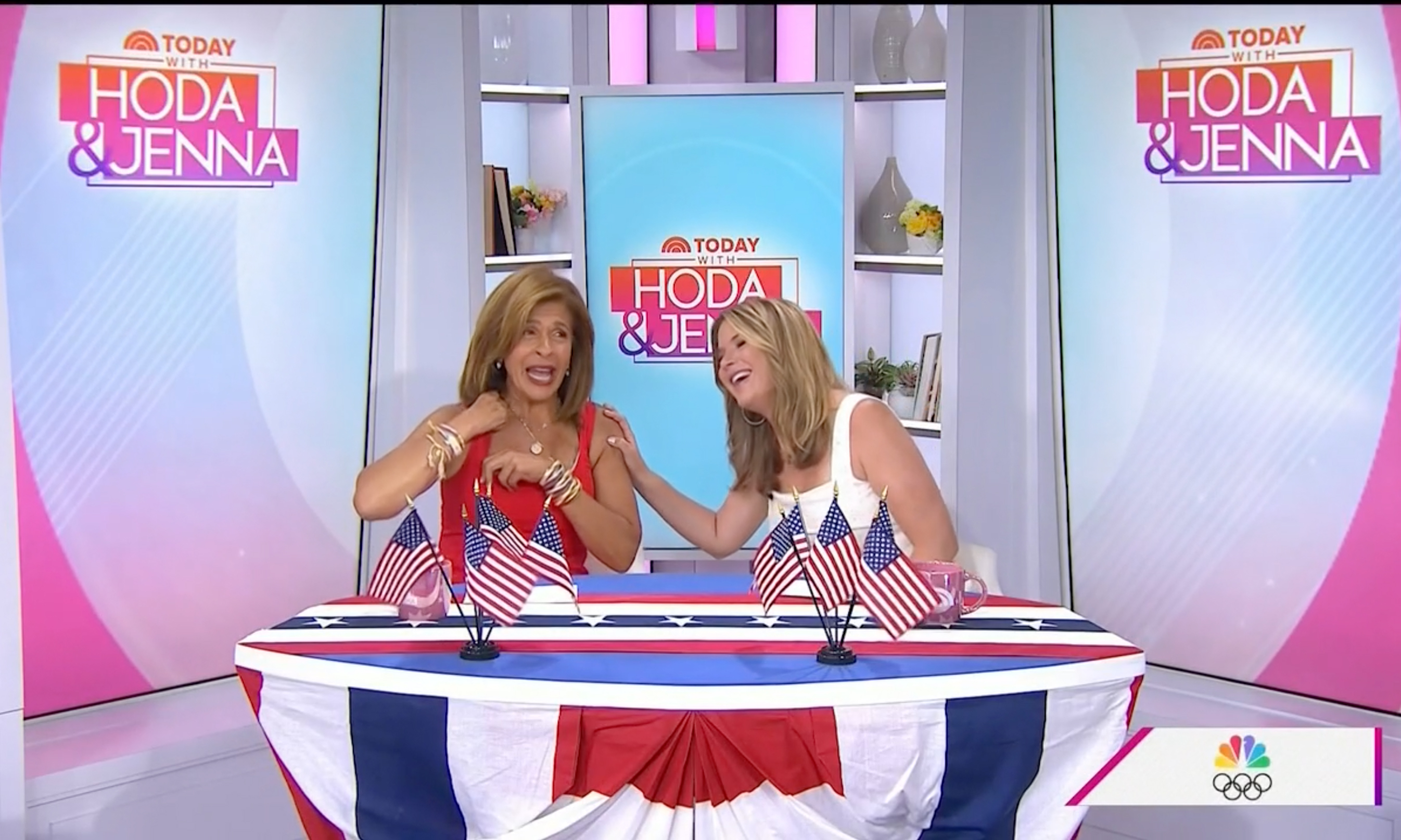 According to a stylist Hoda Kotb's dress straps were so small that she should have worn a strapless bra for the 4th July segment