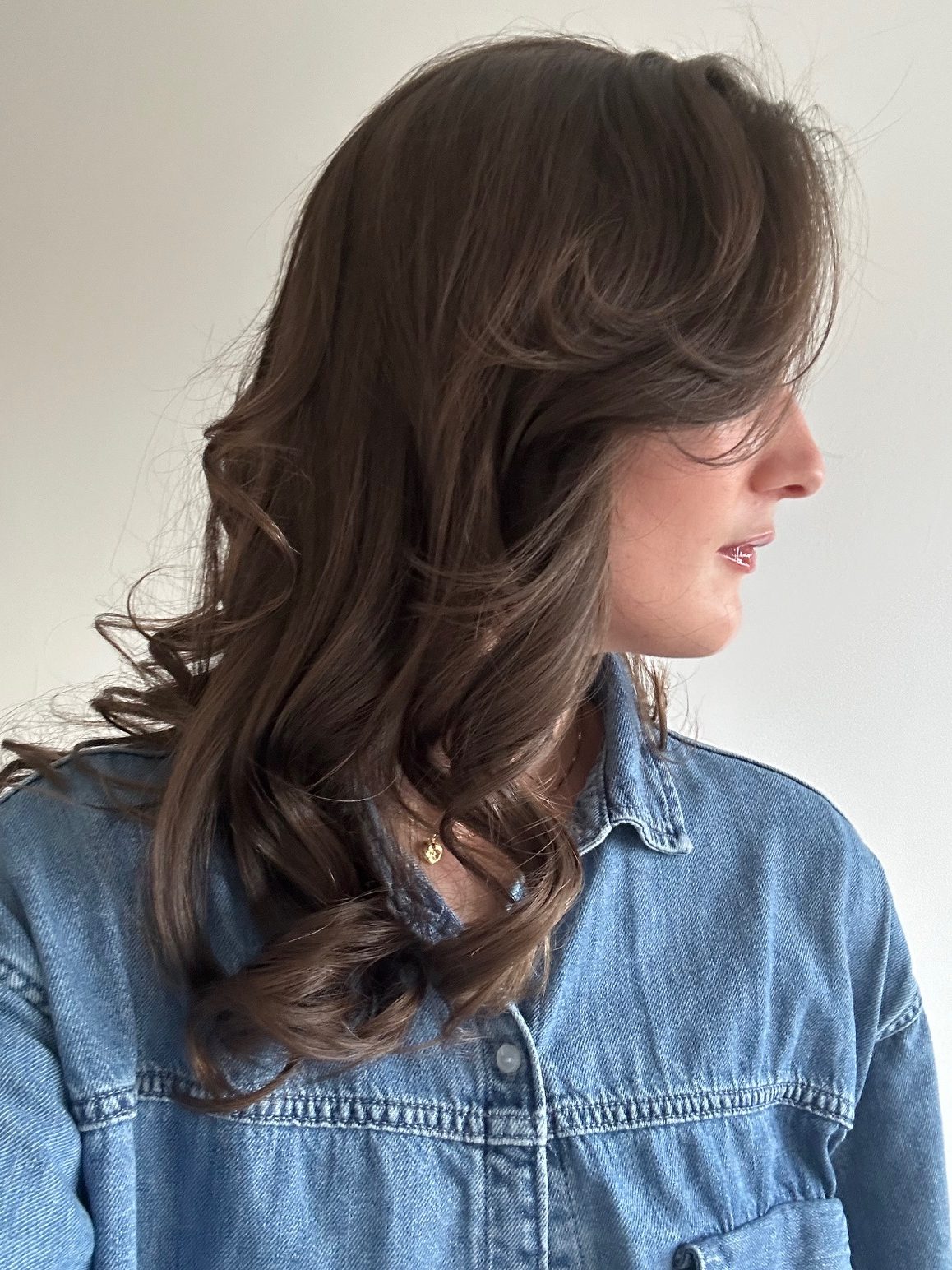 The curls can be as defined as you like, or brushed out for a loose Hollywood curl