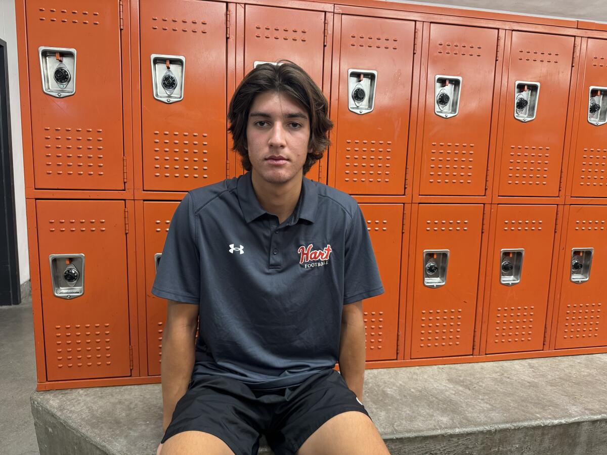 Junior quarterback Jacob Paisano of Hart.