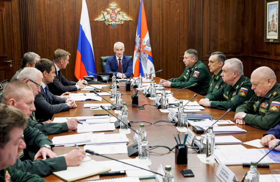 Russian generals hold a crunch meeting to discuss the Kursk disaster