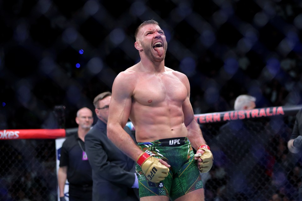 Dricus Du Plessis roars with delight after beating Israel Adesanya