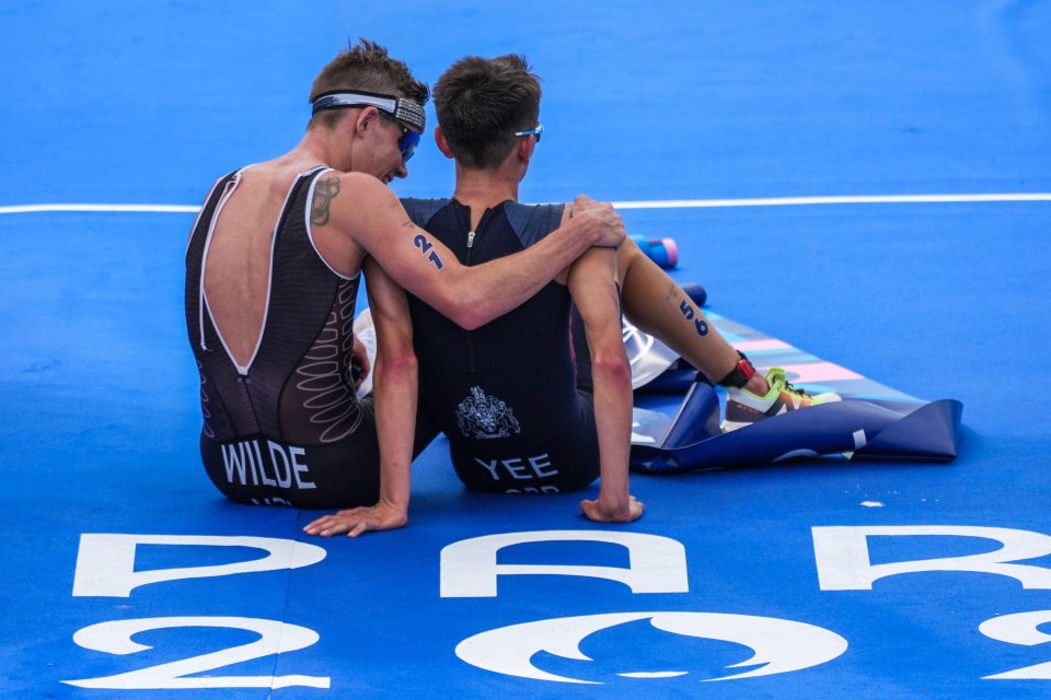 The pair shared an embrace at the finish-line during the Olympic games