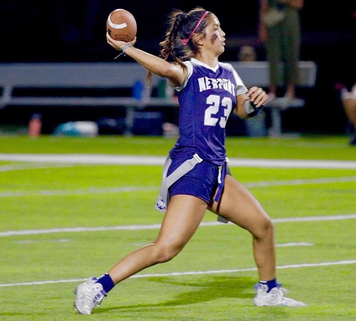 Maia Helmar throws a pass during a game last season.