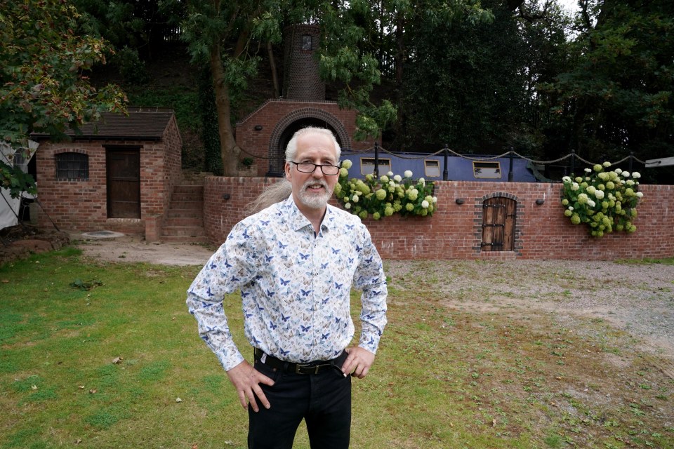 He named the narrow boat Water Lily after the Lily foundation