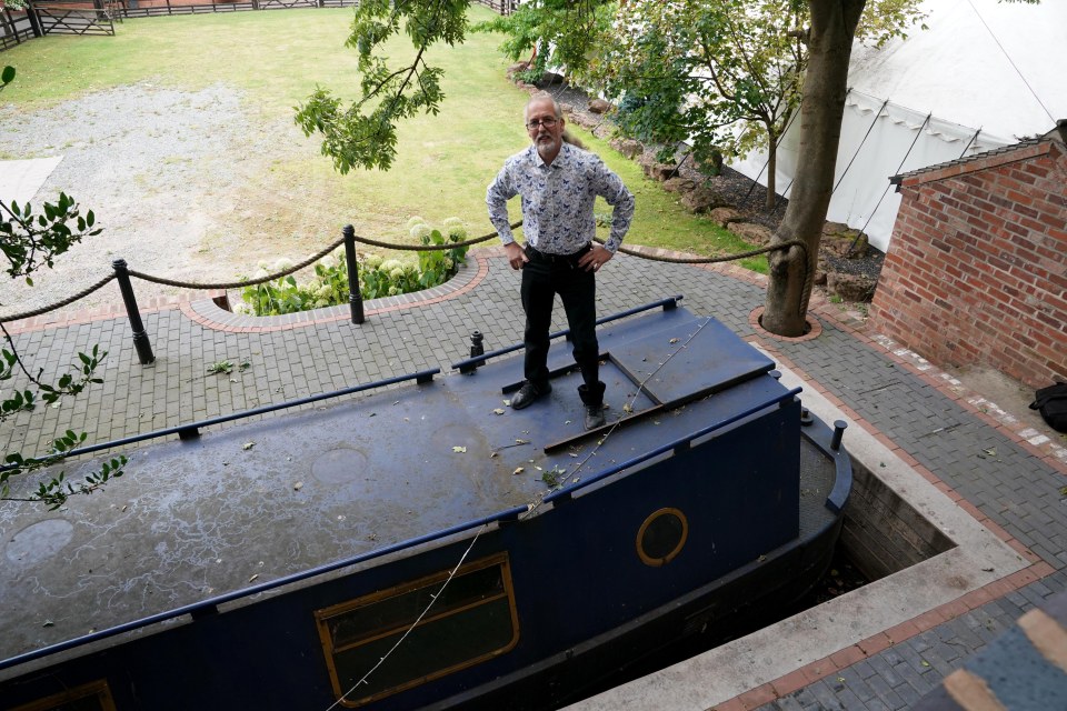 Stephen's canal is three miles away from the next nearest canal, so there are no plans to link it with any main waterways