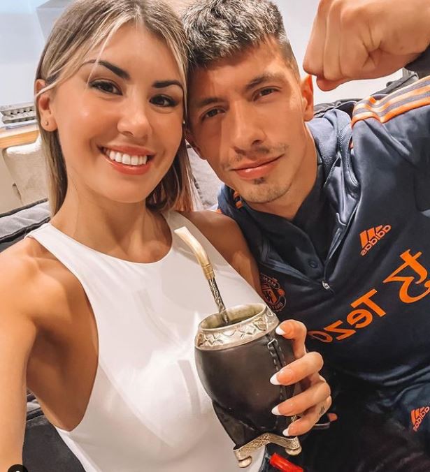 Argentina World Cup winner Lisandro Martinez poses with missus Muri