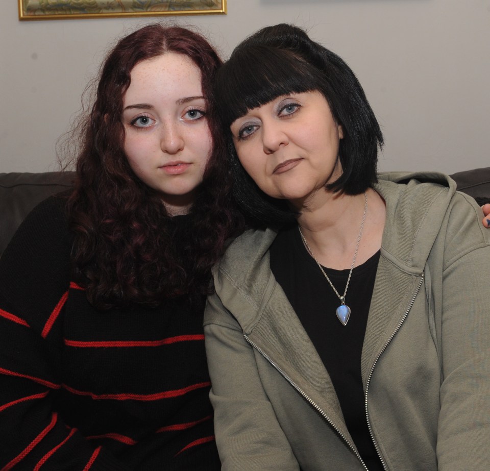 Tanith Bavaird and her mum Sharon at their home