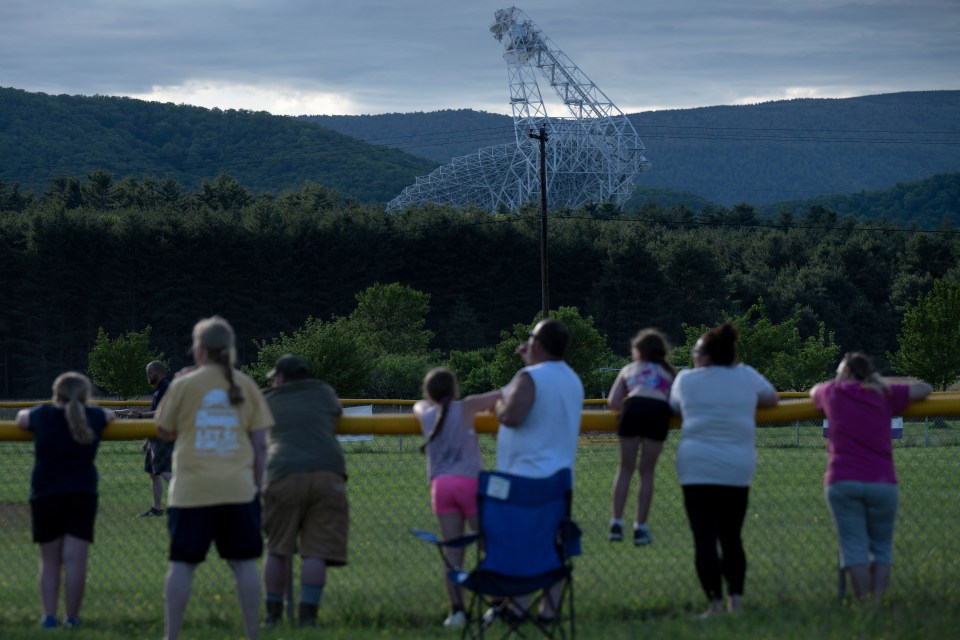 The Green Bank Telescope, the first radio astronomy observatory in the United States, may be the first to detect signs of deep-space alien technology