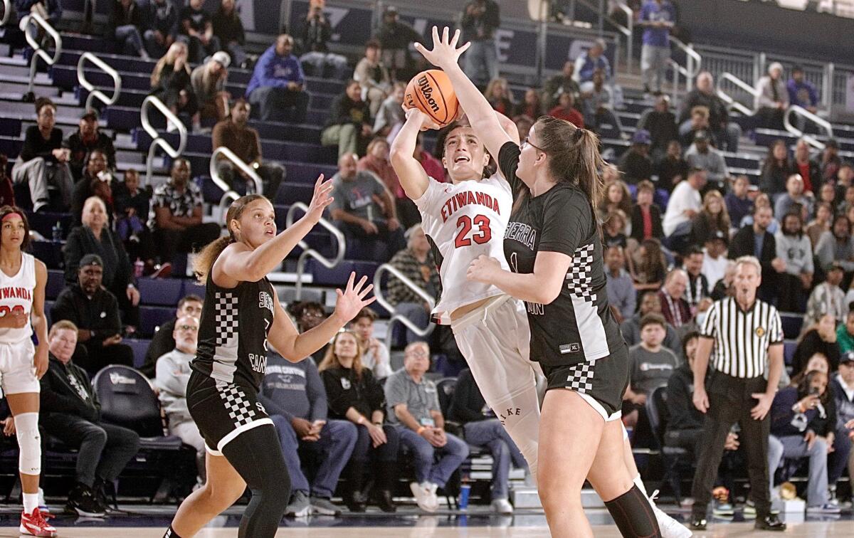 Standout Etiwanda center Grace Knox (23).