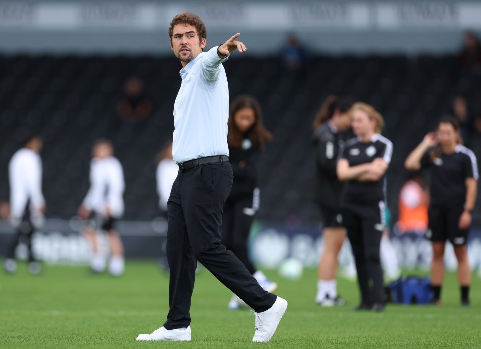 London City Lionesses boss Jocelyn Precheur wants his team to create a new story together