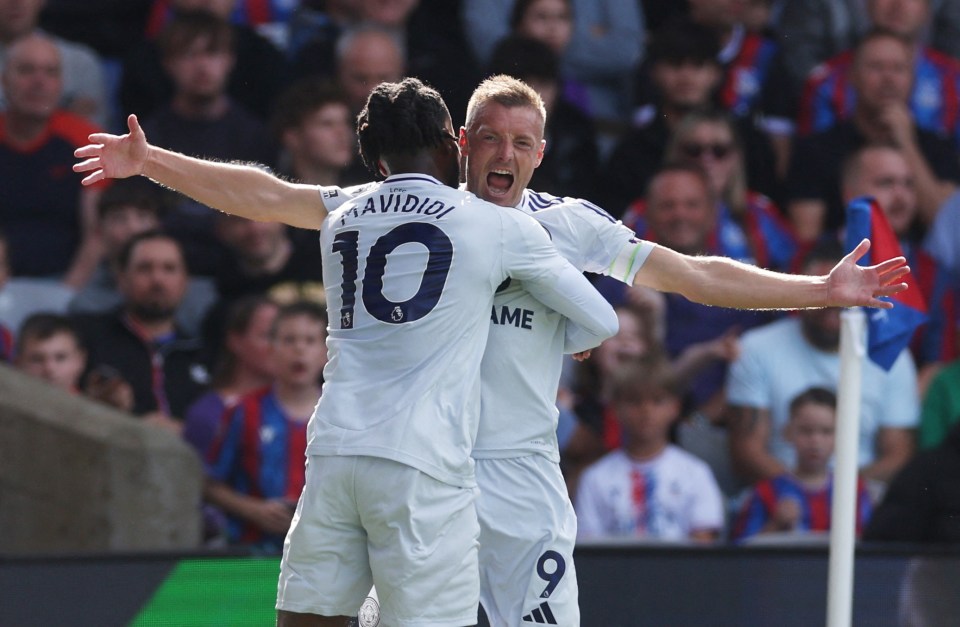 Jamie Vardy and Stephy Mavididi put Leicester 2-0 up