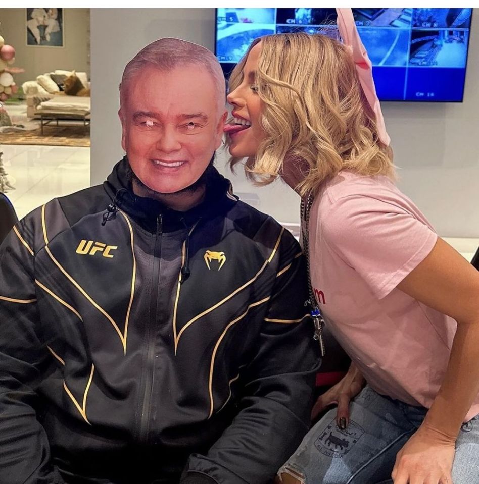 Kate Beckinsale licked a mask of Eamonn's face at a New Year's Eve party