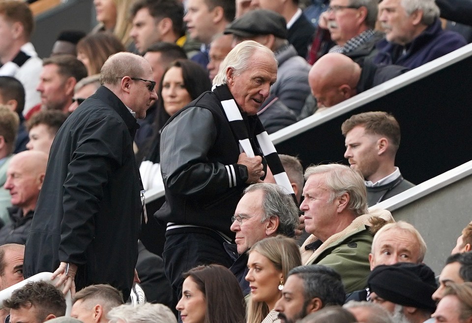 The former golf star wore a Newcastle scarf for the occasion