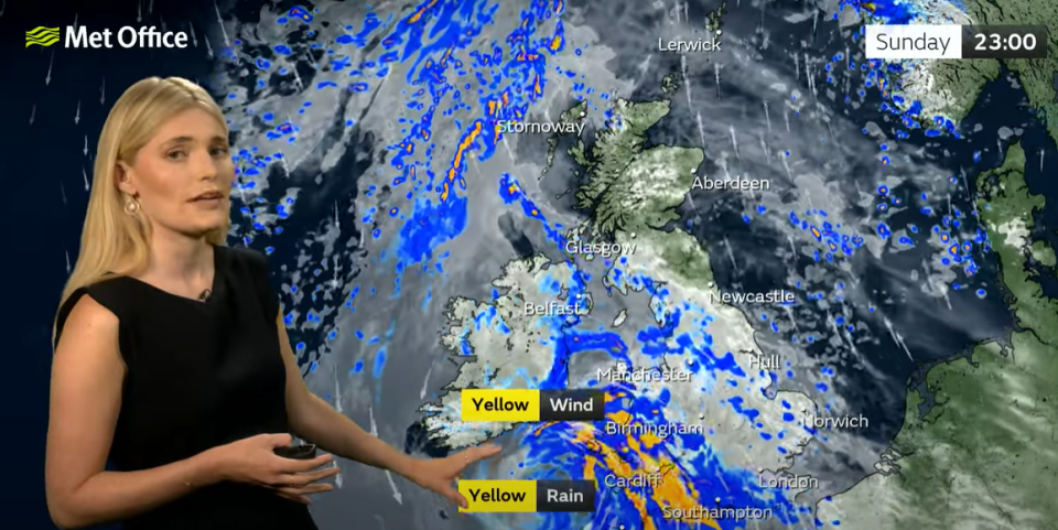 Between 20mm and 30mm of rain could be seen within the warning area