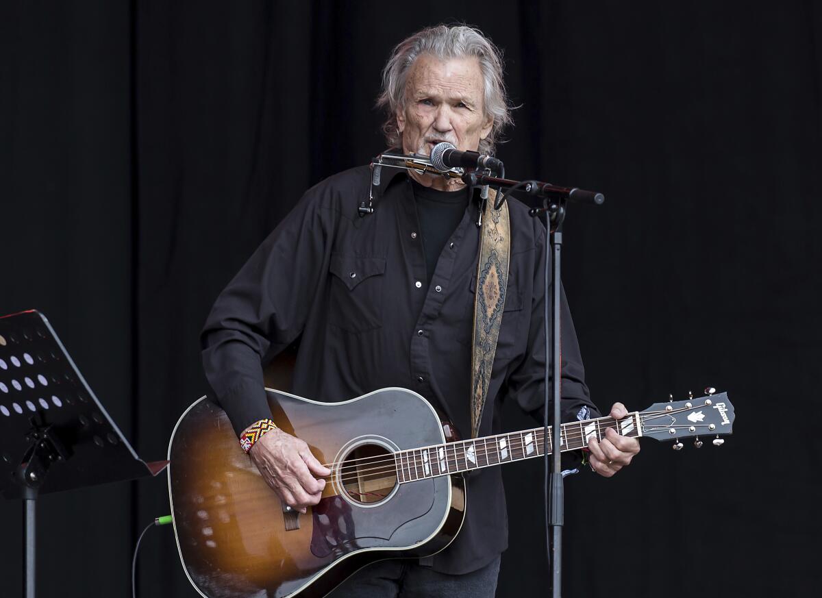 Singer Kris Kristofferson performs at the Glastonbury music festival at Worthy Farm in 2017.