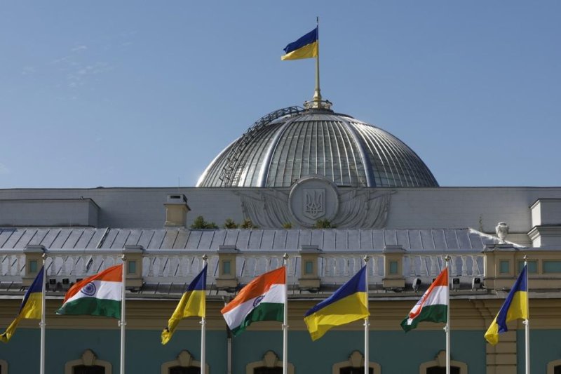 Ukrainian air defenses shot down a Russian attack drone over Ukraine's parliament building early Saturday morning during a widespread drone assault in which 58 of 67 drones tracked were shot down. Photo by Sergey Dolzhenko/EPA-EFE