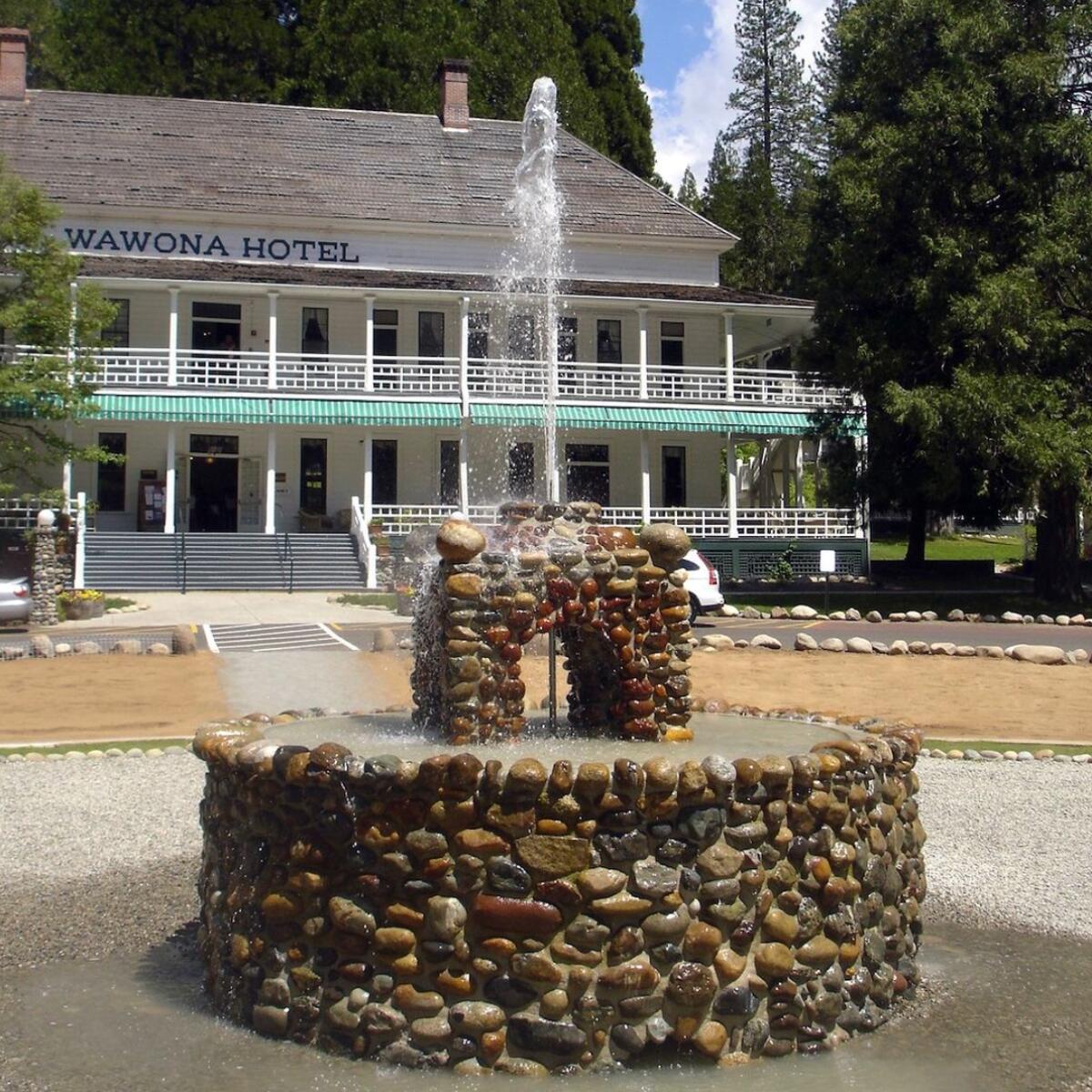 The fountain outside the Wawona Hotel