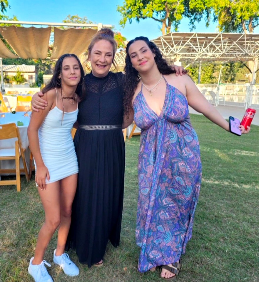 Leanne pictured with her two daughters Noiya and Yahel