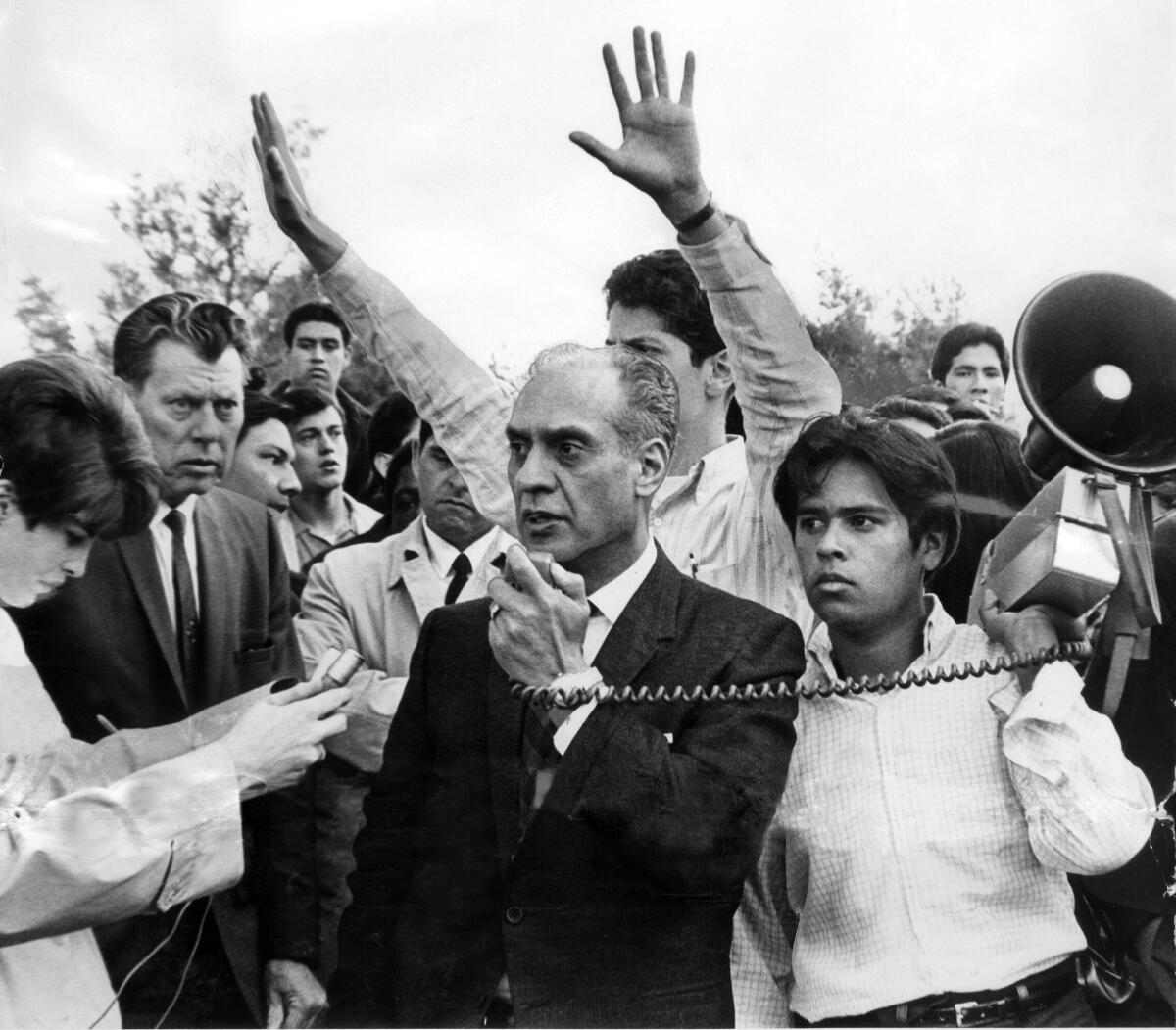 Rep. Edward Roybal (D-L.A.) addresses students 