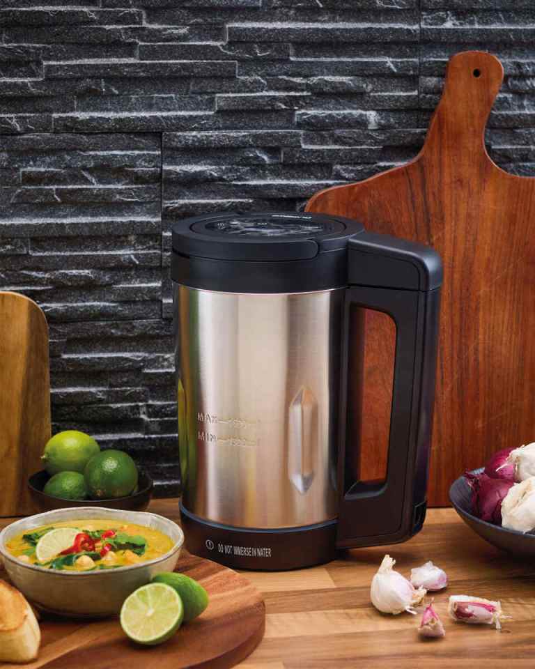 a stainless steel blender that says do not immerse in water