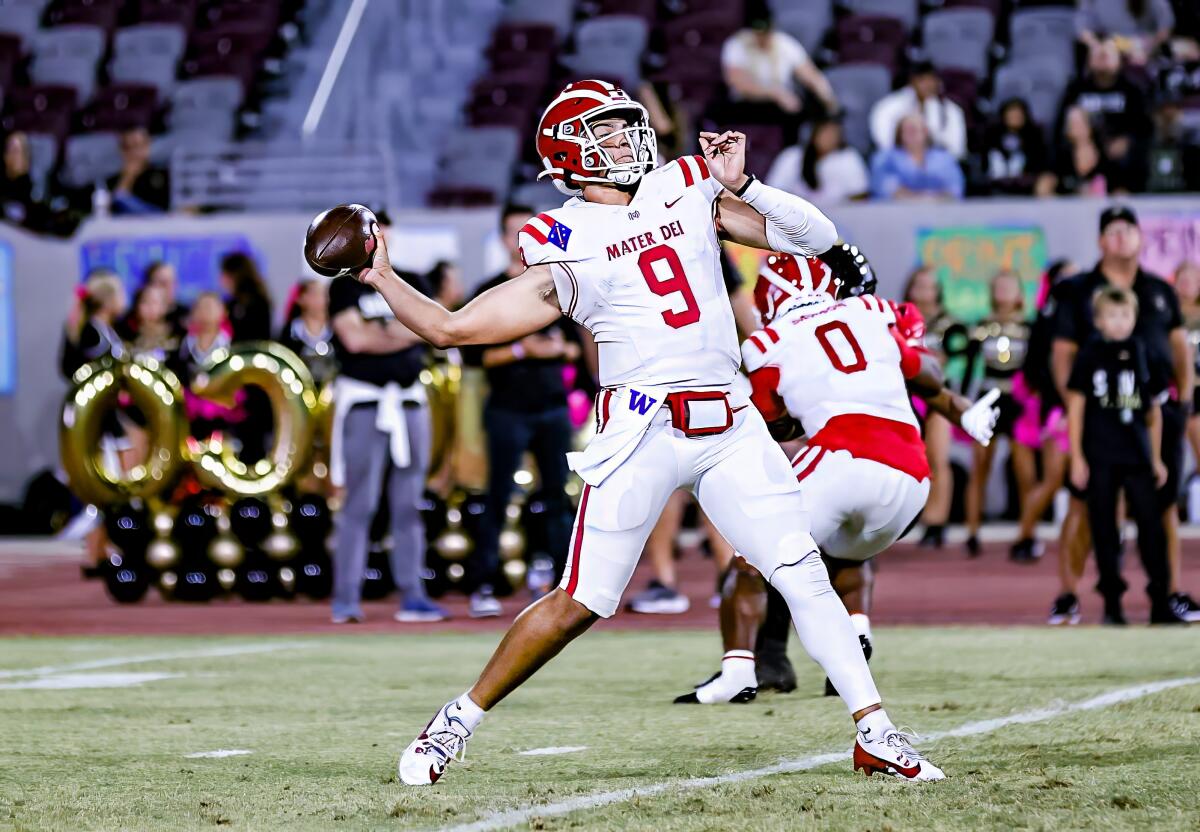 Quarterback Dash Beierly of Mater Dei was sharp on Friday night against Servite.