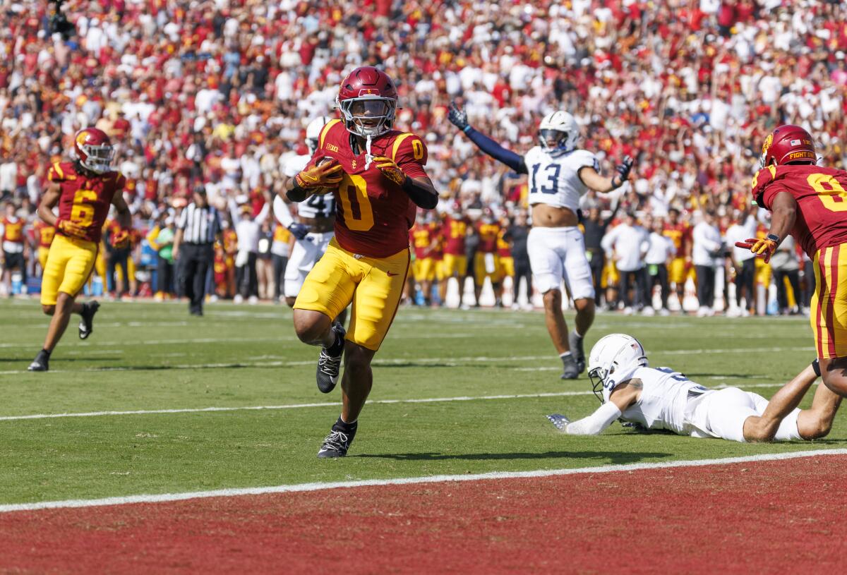 Quinten Joyner scores against Penn State in the second quarter.