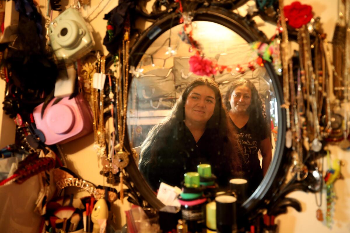 América Ramirez Lomeli, left, and her mother, Ziria Lomeli.