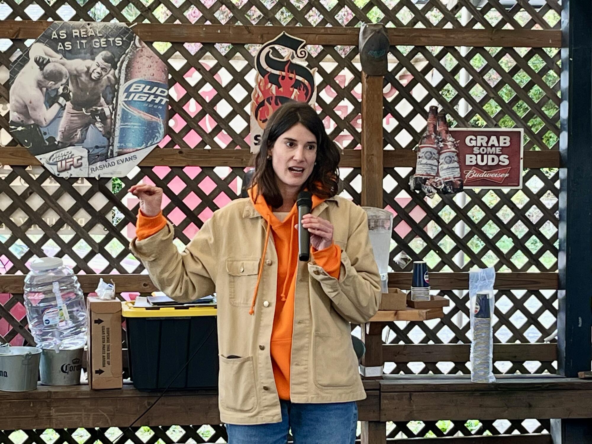 Marie Gluesenkamp Perez speaking to voters in Woodland, Wash.