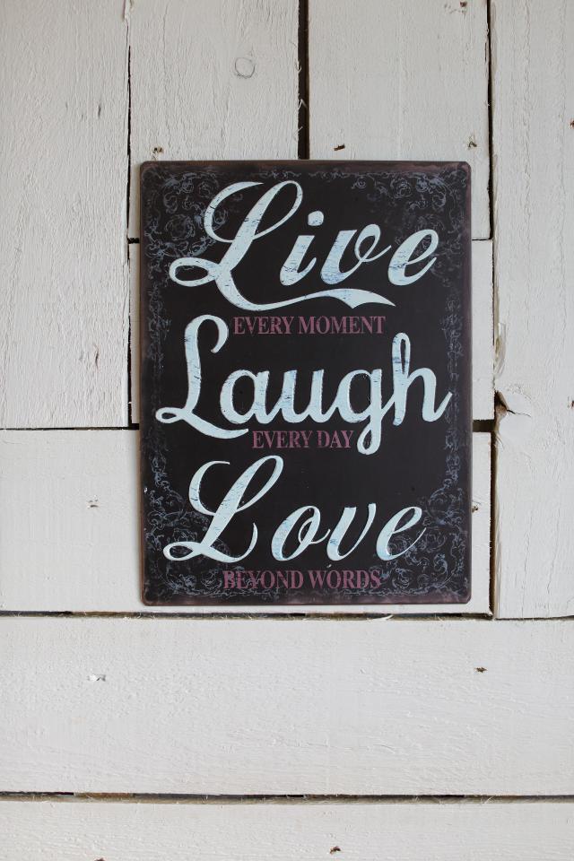 If you want your home to be interior designer approved, ditch the Live Laugh Love sign