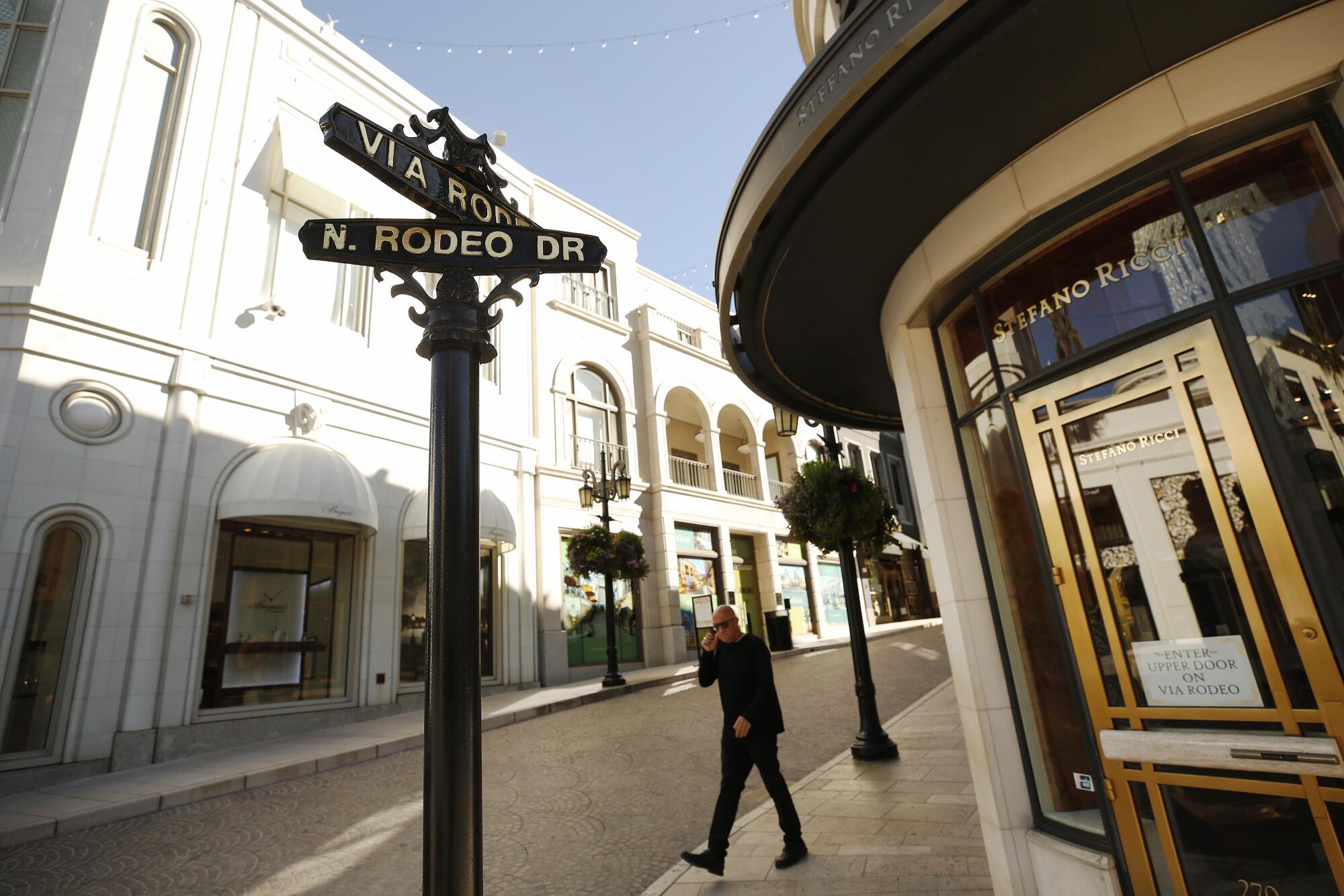 Rodeo Drive shopping mall 