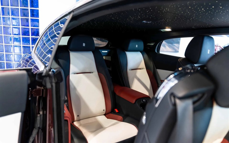 The shooting brake style motor boasts a starry sky effect in that stretches across the roof