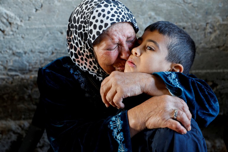 Mother of the Palestinian Shawqi Asous cries as Shawqi was killed in an Israeli strike in the village of Al-Shuhada, near Jenin in the Israeli-occupied West Bank November 5, 2024. REUTERS/Raneen Sawafta TPX IMAGES OF THE DAY