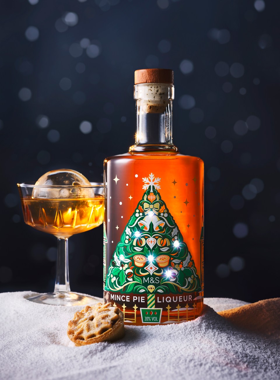 M&S has brought out a brand new light up mince pie liqueur for the festive season