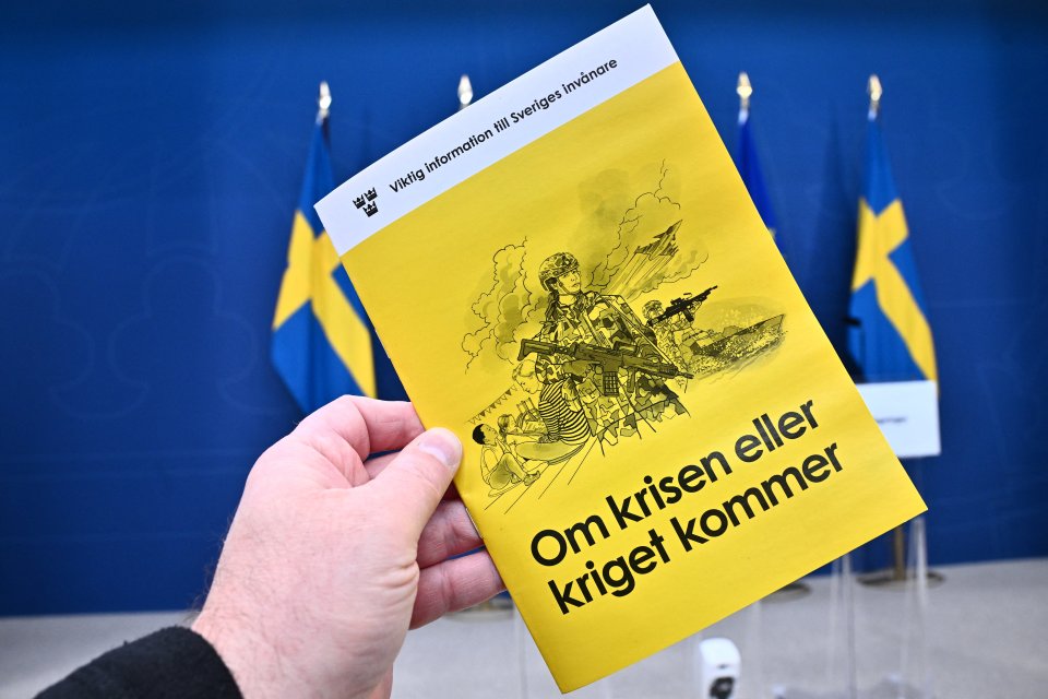 The Swedish booklet is titled: If Crisis or War Comes