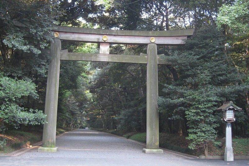 An American was arrested Wednesday for allegedly defacing a grate at a shrine in Tokyo on Tuesday. Photo by Syced/Wikimedia Commons