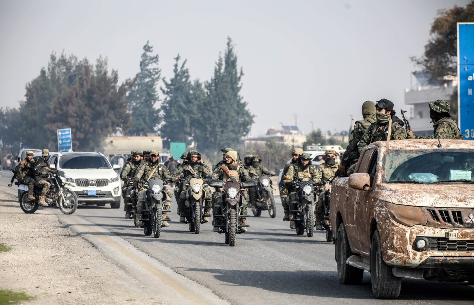 Motorised rebel troops are advancing on Homs