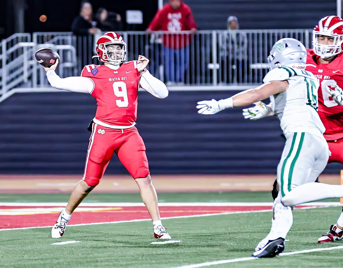 Mater Dei quarterback Dash Beierly attempts a pass against De La Salle during the CIF Open Division state championship game.