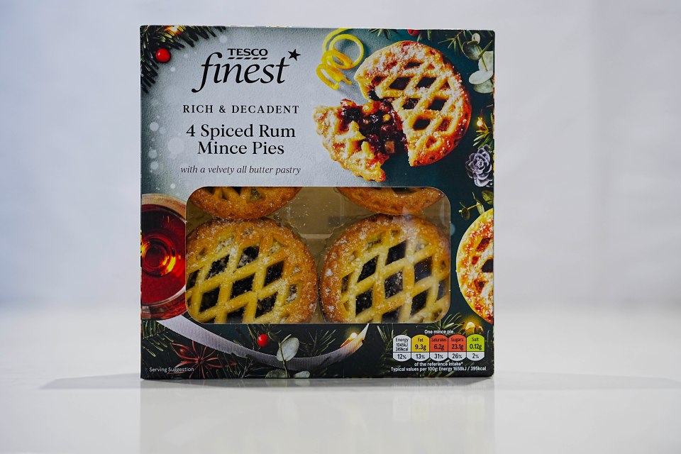 Tesco spiced rum mince pies were dry and did not have enough filing