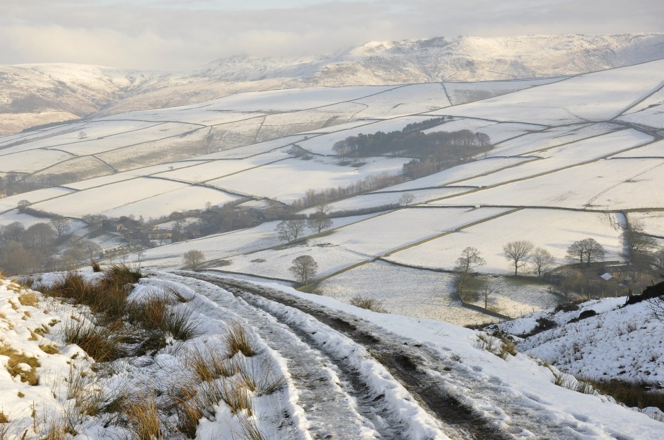 A map has revealed when snow will fall over the UK in days