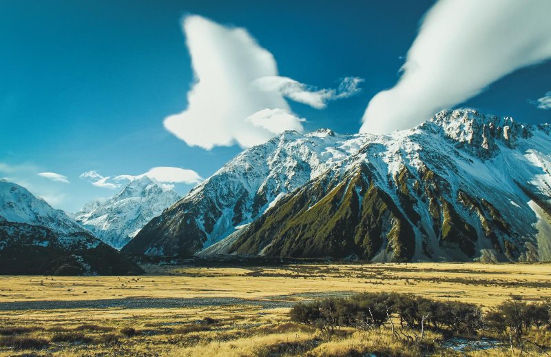 Two Americans and one Canadian have gone missing while climbing Aoraki Mount Cook in New Zealand. Photo by Sebwar2004/Wikimedia Commons