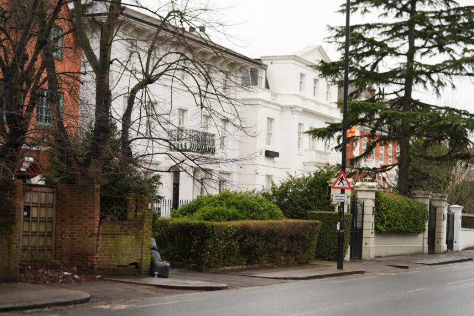 Mansion houses on Avenue road NW8