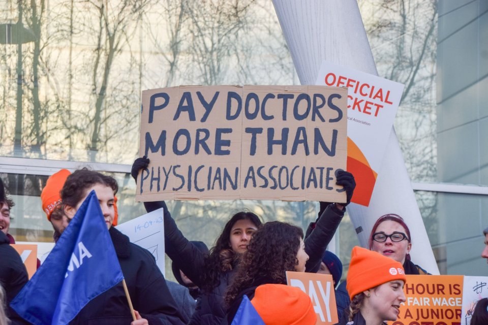 BMA picket outside University College Hospital as junior doctors strike over pay