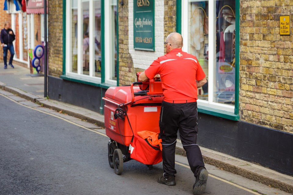 A series of factors can contribute to delays including worker sickness, air, rail, and road disruptions, and local factors (stock)