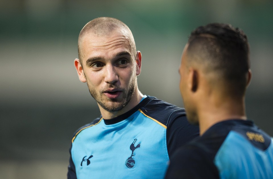 Pau Lopez, Tottenham Hotspur goalkeeper, at a training session.