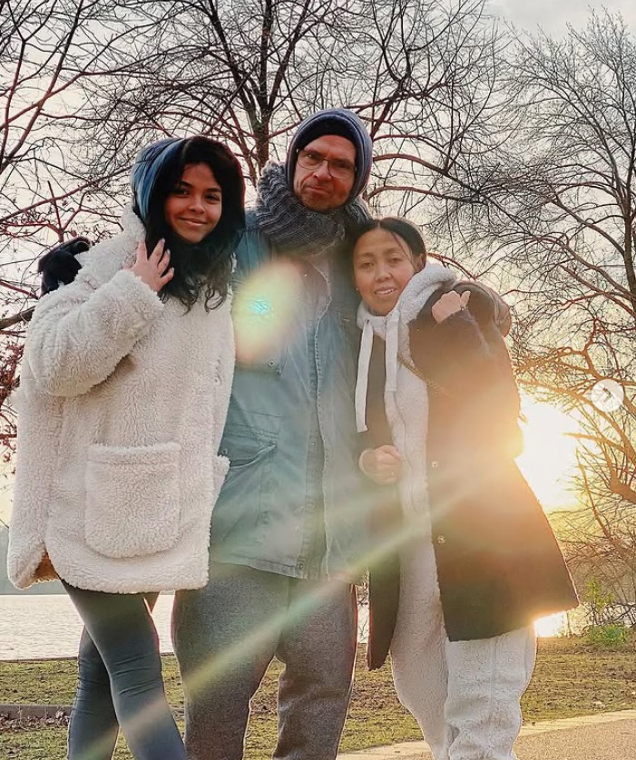 Vanessa Bauer with her father and another woman.