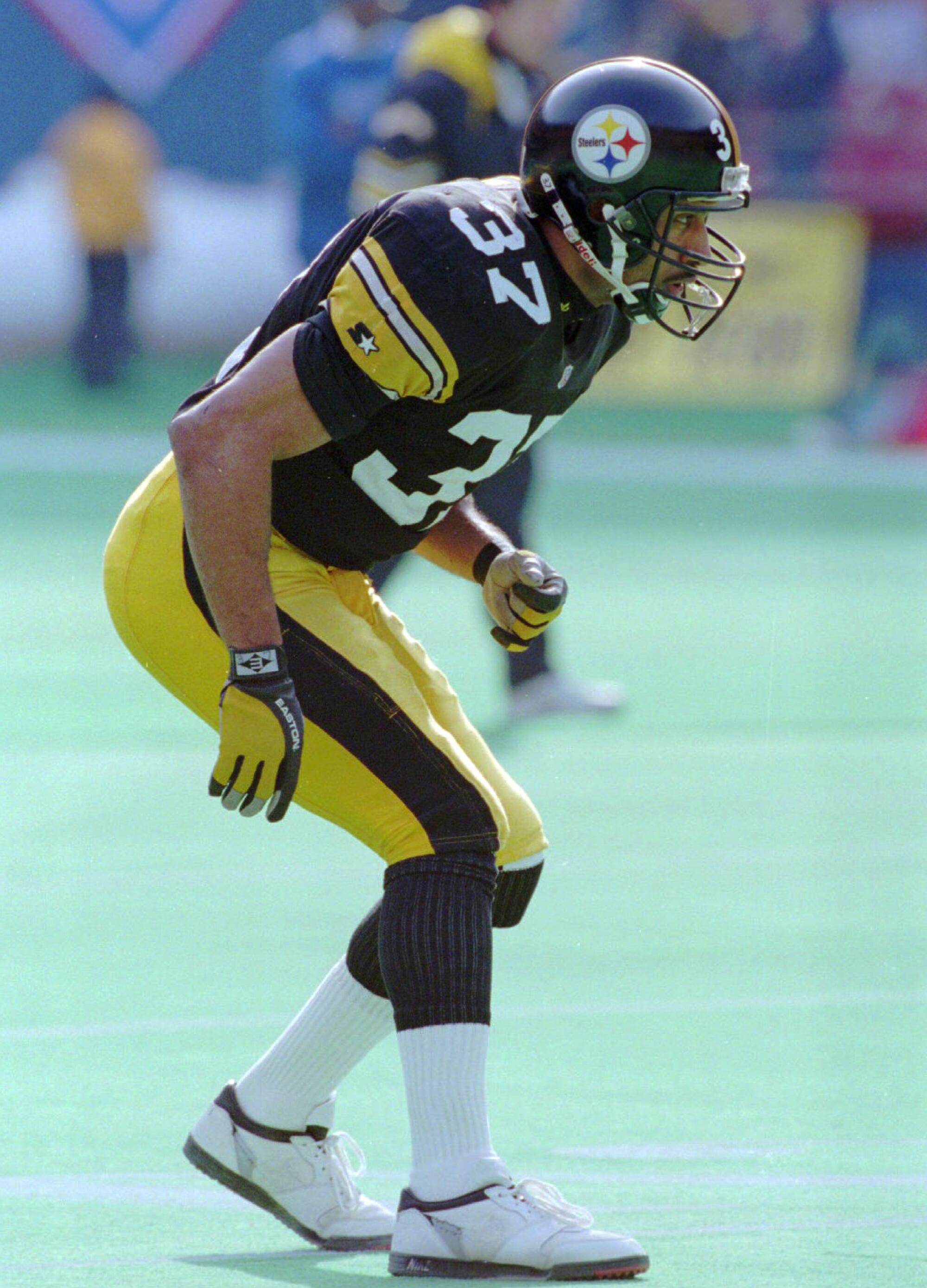 Pittsburgh Steelers strong safety Carnell Lake warms up before the AFC championship game.