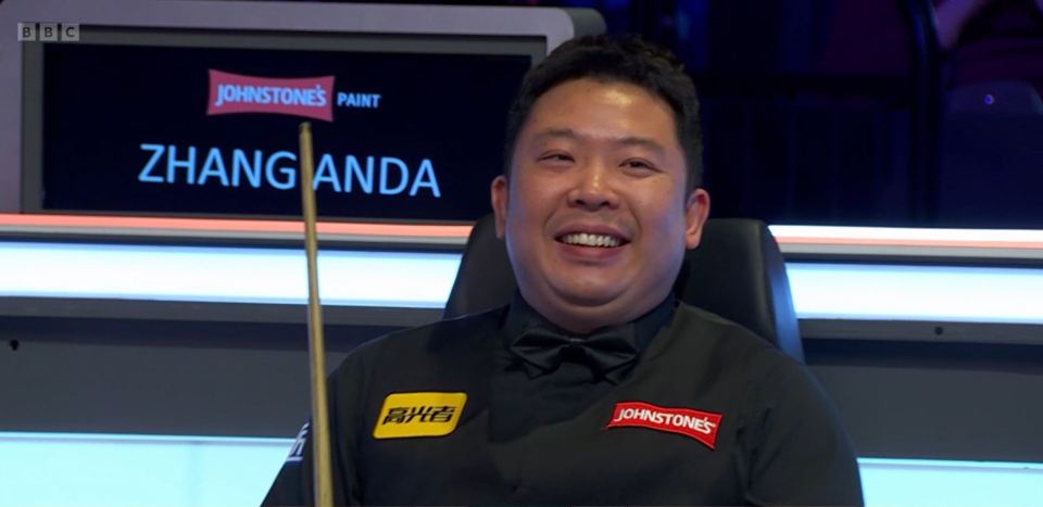 Zhang Anda, snooker player, smiling.