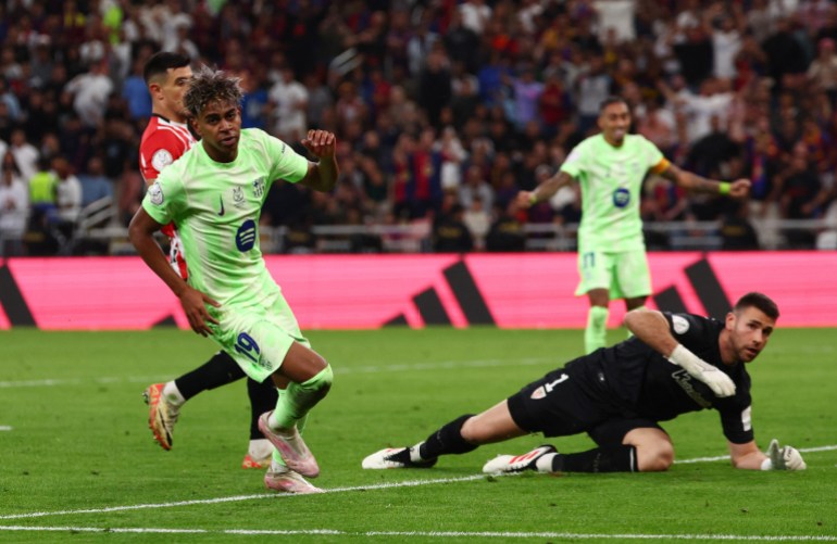 Soccer Football - Spanish Super Cup - Semi Final - Athletic Bilbao v FC Barcelona - King Abdullah Sports City, Jeddah, Saudi Arabia - January 8, 2025 FC Barcelona's Lamine Yamal celebrates scoring their second goal REUTERS/Pedro Nunes