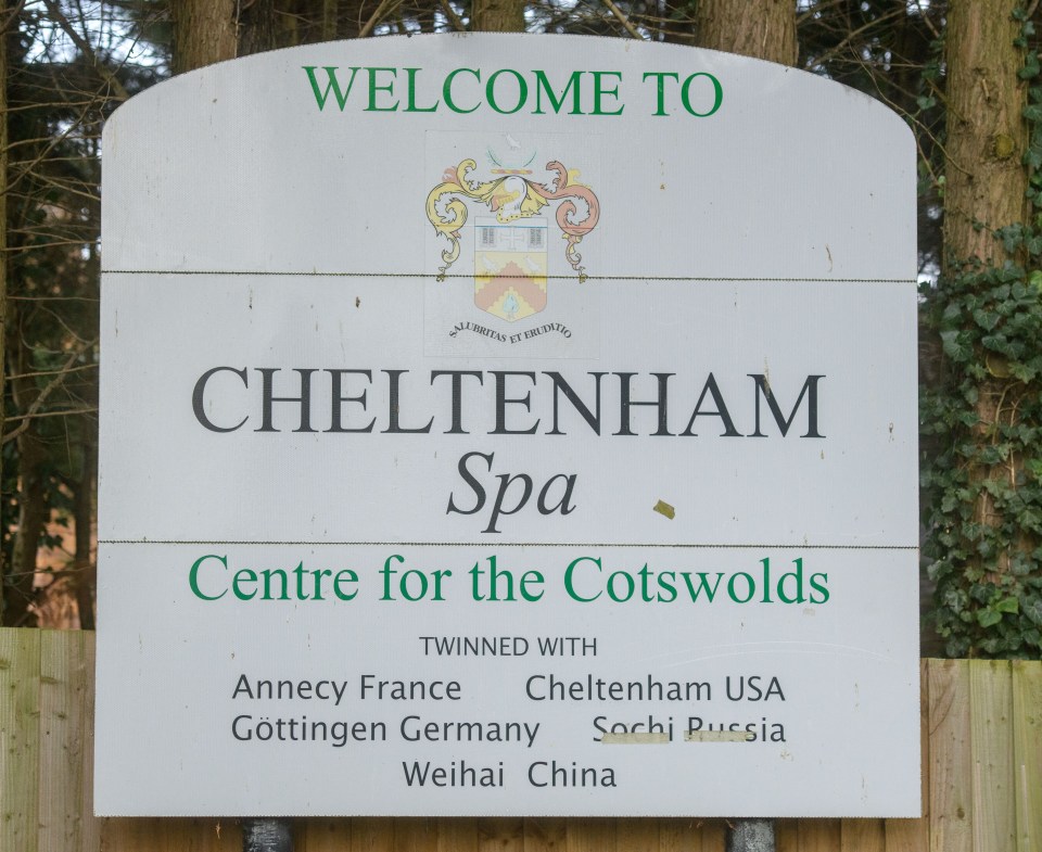 Welcome to Cheltenham Spa sign.